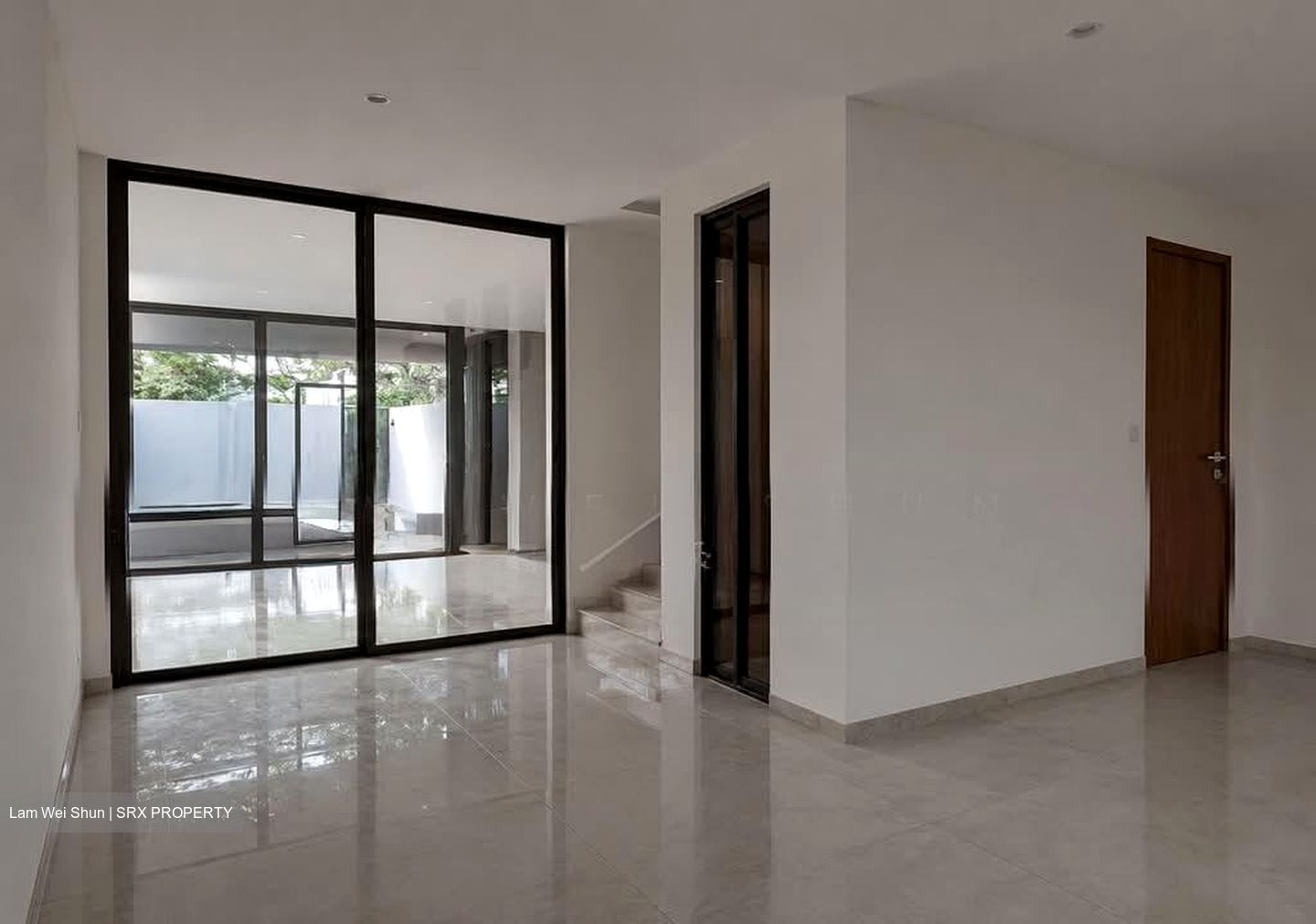 Lorong N Telok Kurau (D15), Terrace #581922661